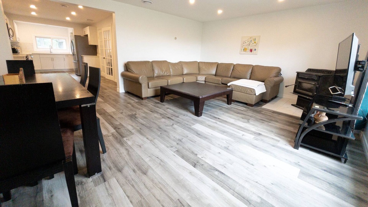 Marmora House | Cute 3BR 2bath, BBQ, AC, Patio, kitchen, firepit