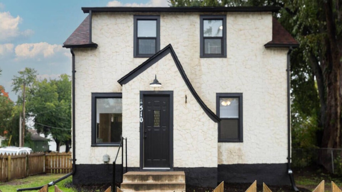 Forest Lake House | Cute and Clean Forest Lake home with character and charm.