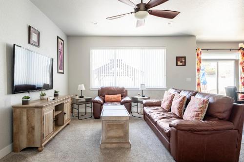 Greeley House | Cute and Cozy 3 Bedroom Townhome