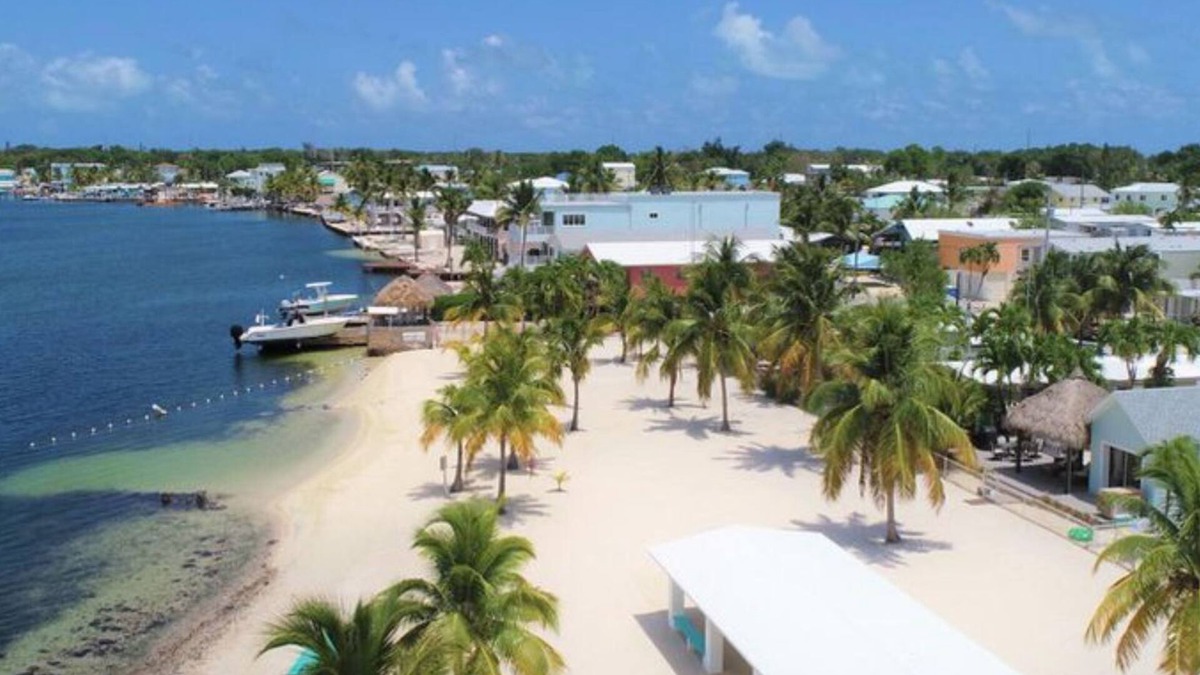 Key Largo Village House | Cute and Cozy Cottage on a Corner Lot - Close to Dock and Beach!