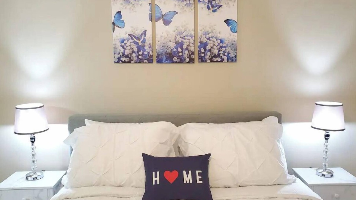Anderson Apartment | Cute and Cozy. Entire place. 2 rooms 2 bathrooms.