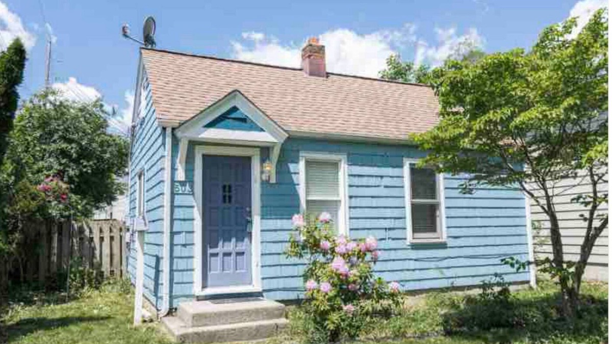 Bailey House | Cute and cozy home just steps from MSU