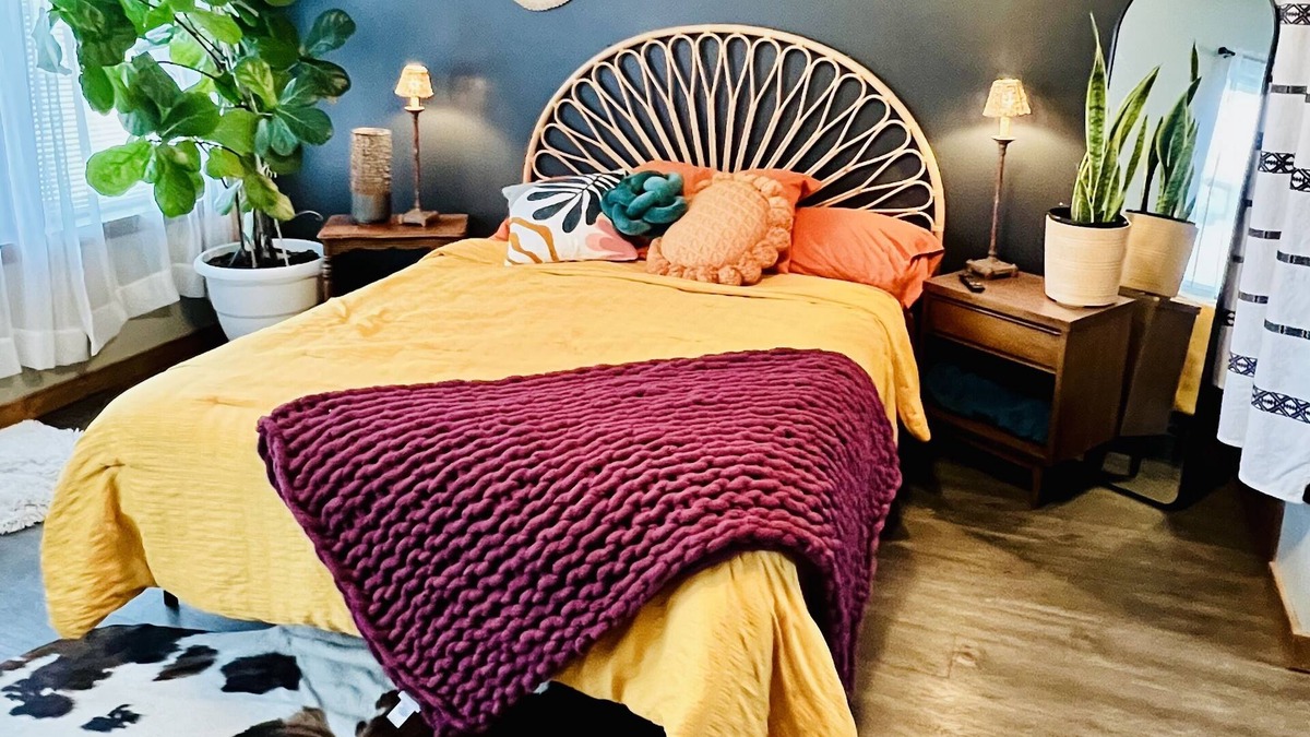 Coon Rapids Apartment | Cute apartment in the heart of downtown