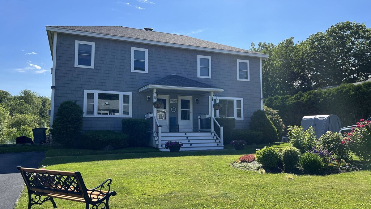 York Beach House | Cute as a button 2 bedroom cottage steps away from 2 Sandy beaches in York Beach