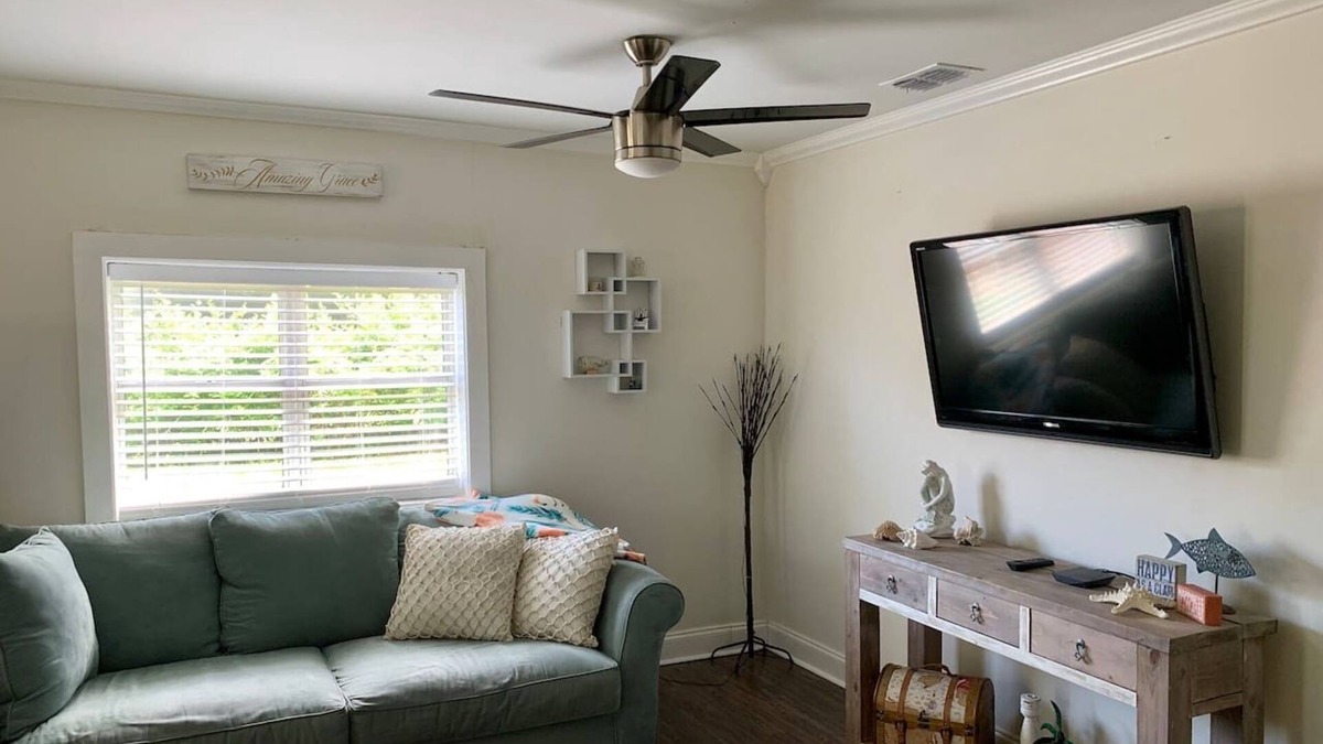 Arlington House | Cute Beach Themed Hideaway