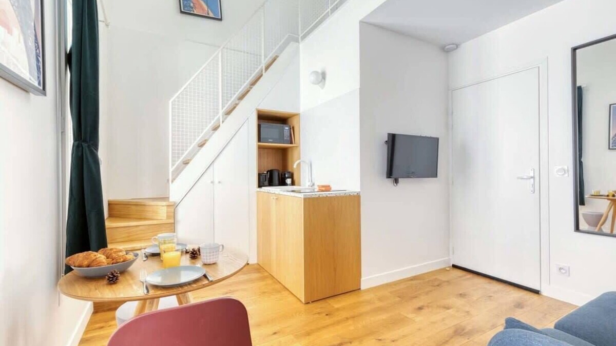 Quartier des Grandes-Carrieres Apartment | Cute & Bright Studio in a Courtyard-Montmartre(5)