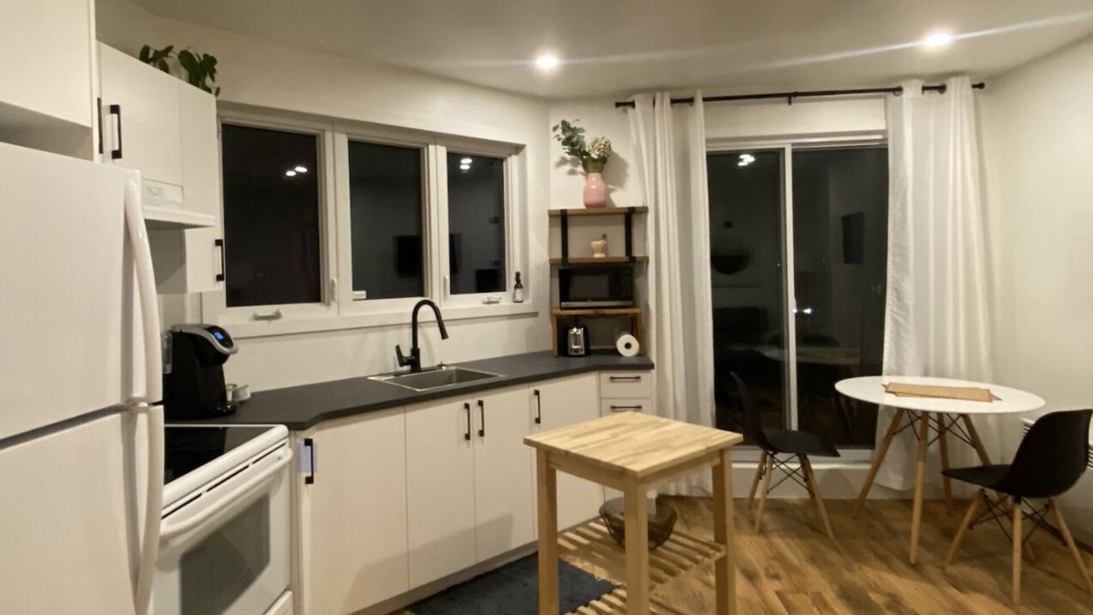 Saint-Romuald Apartment | Cute & clean little appartement!