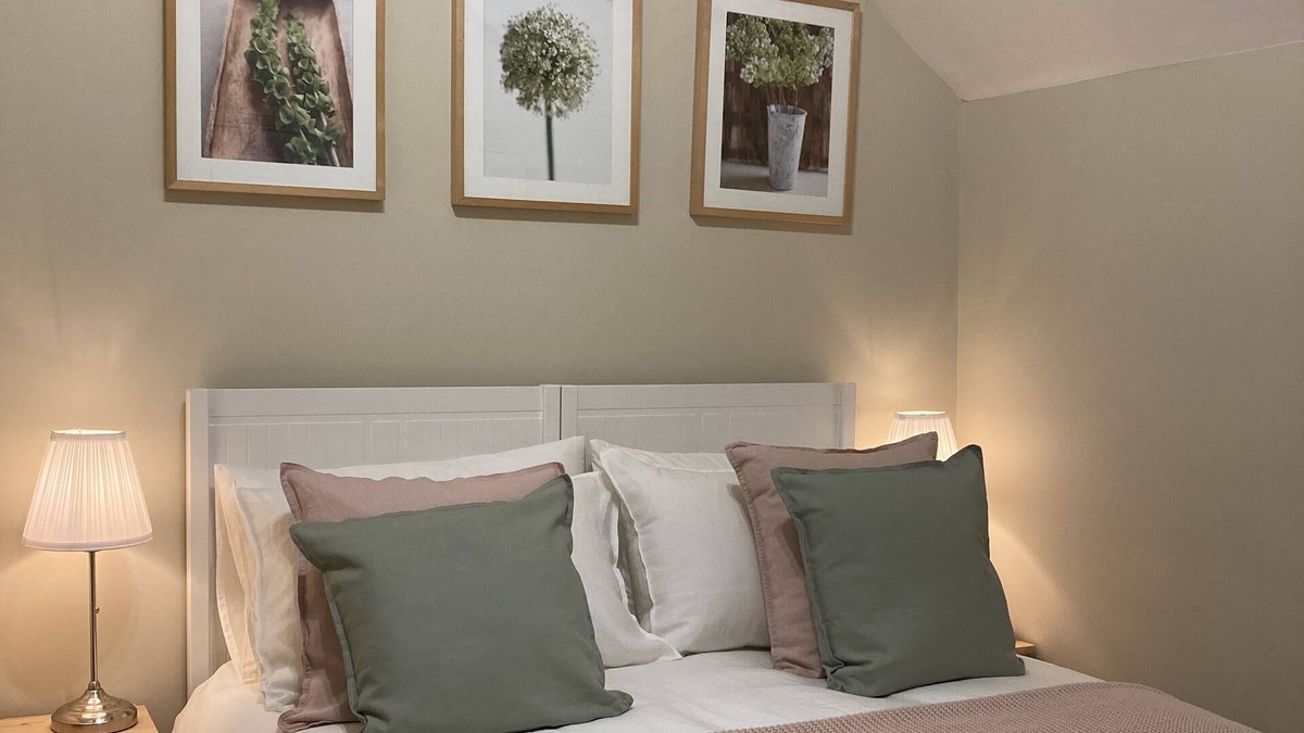 Little Haywood Cottage | Cute comfortable and characterful country cottage in the heart of England.