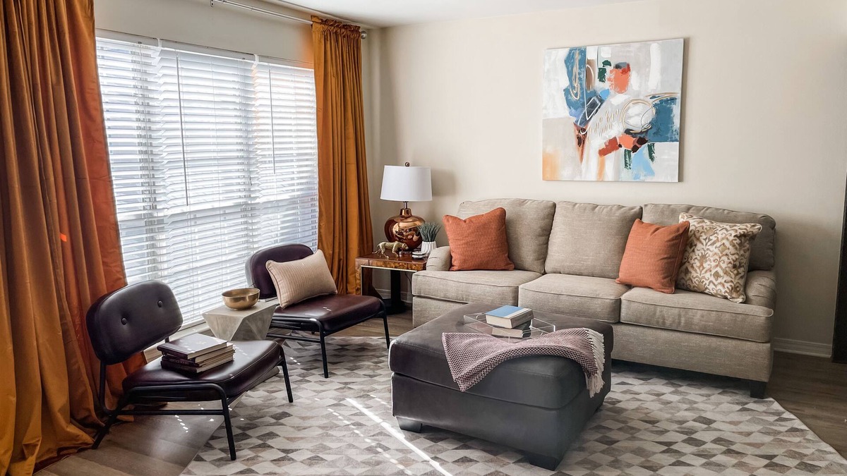 Broadmoor House | Cute Condo South of Centenary
