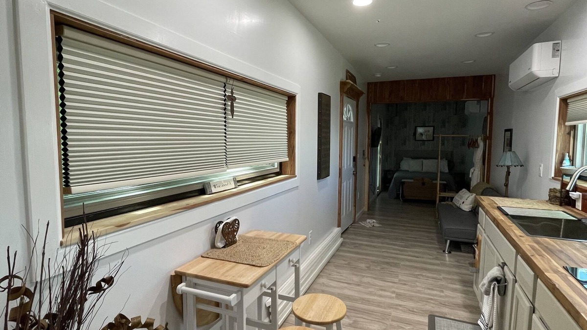 Hot Springs Cottage | Cute Container Cottage with all amenities of home