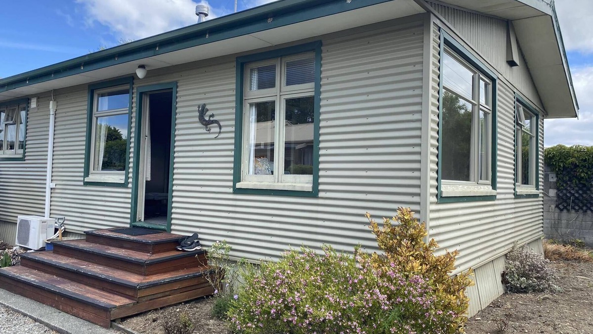Te Anau House | CUTE & COSY, CLOSE TO TOWN & LAKE