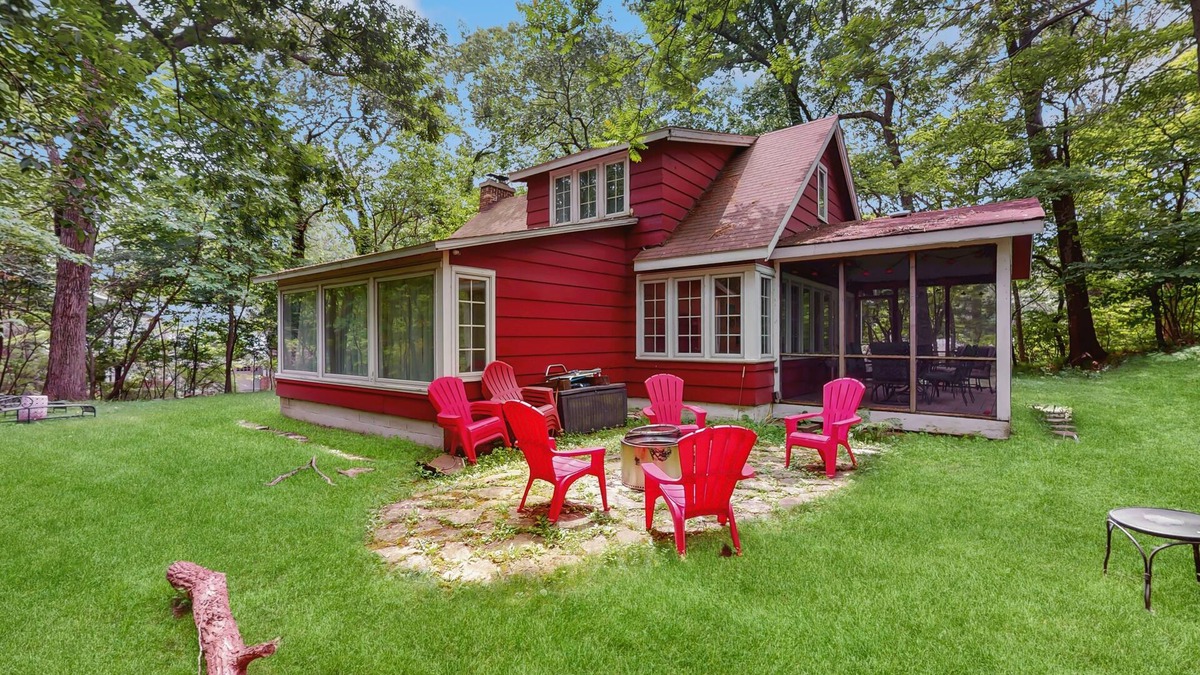 Michiana House | Cute Cottage by the Lake W/Private Hot Tub, Firepit, Screened Porch & Fast WiFi
