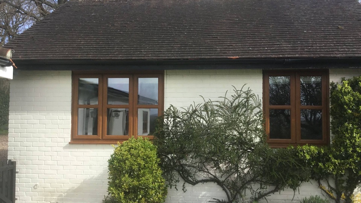 Sandhurst Cottage | Cute Cottage in countryside