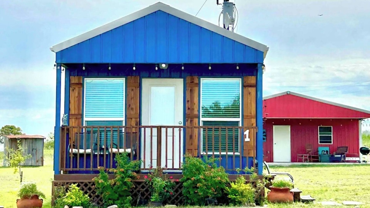 Carmine House | Cute cottage just 5 minutes to Round Top!