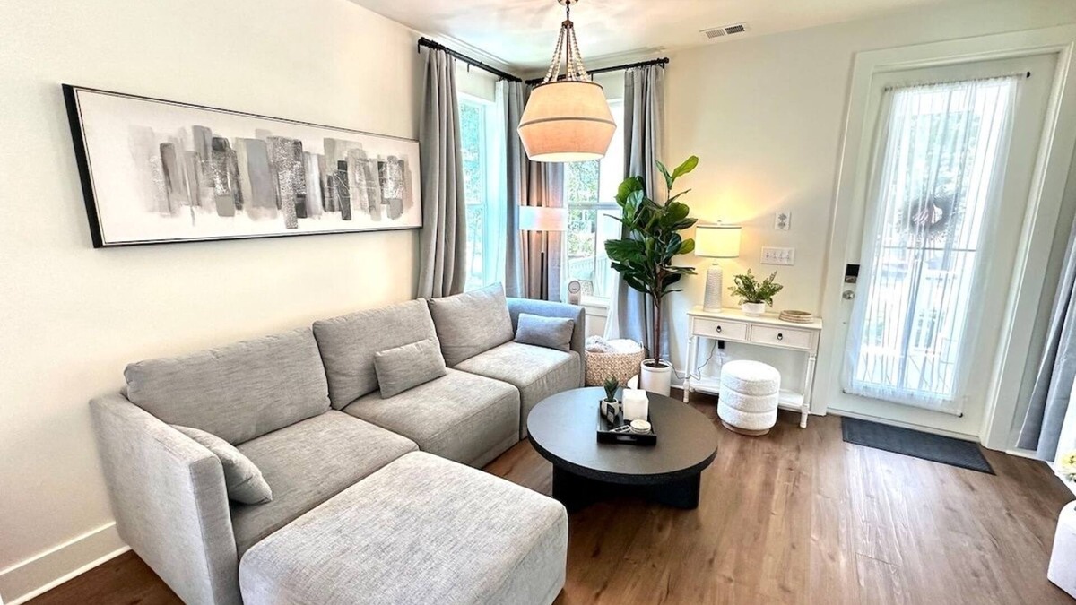 Ocean Springs House | Cute Cottage near downtown Ocean Springs and the Beach! Golf Cart District