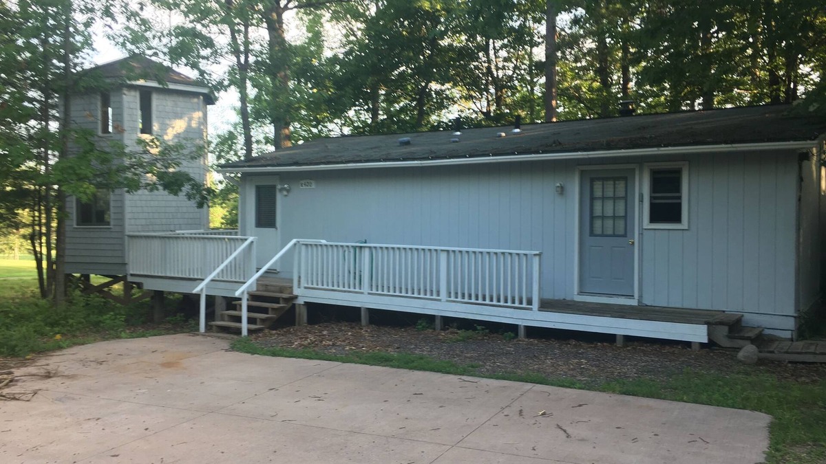 La Pointe House | Cute cottage on the golf course