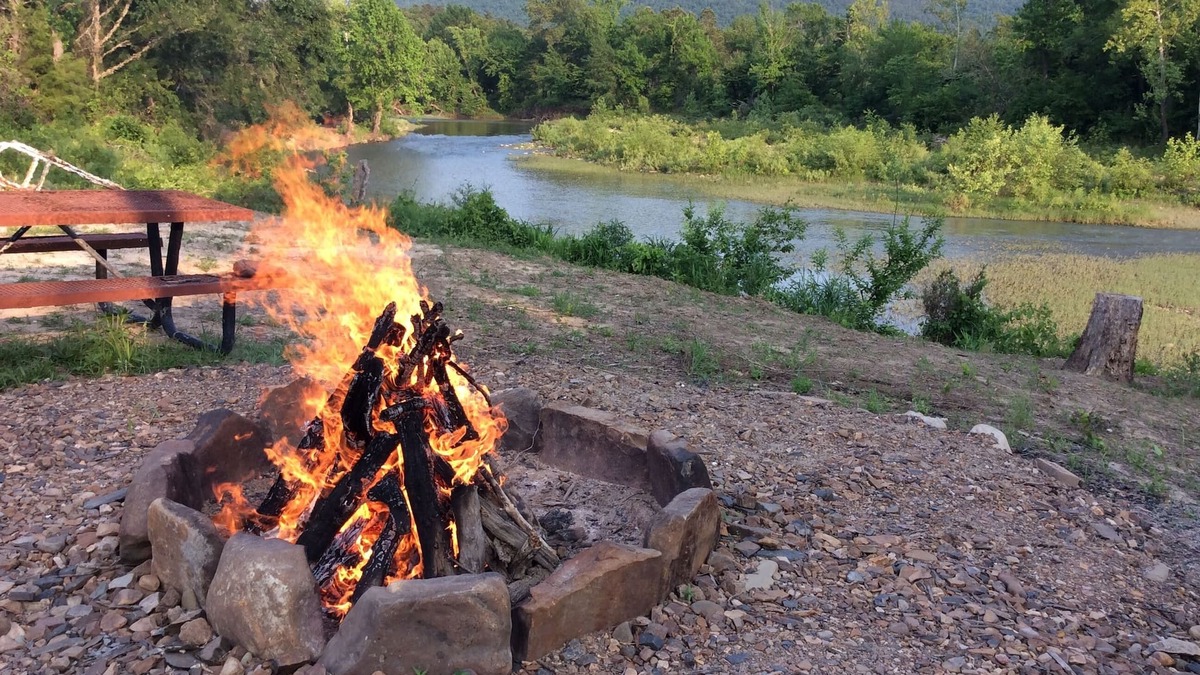Nashoba Cabin | Cute Cottage River Front! Hot Tub after June 20, kayak & fish RiverBird Lodging.
