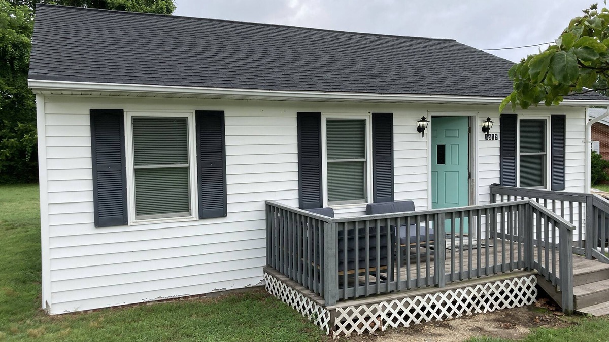 Stonehouse House | Cute Country Stay! Convenient to Williamsburg!