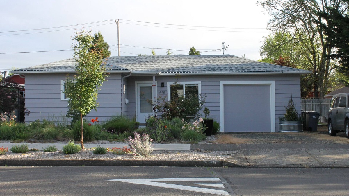 Southeast Eugene House | Cute & Cozy 2-Bedroom in SE Eugene