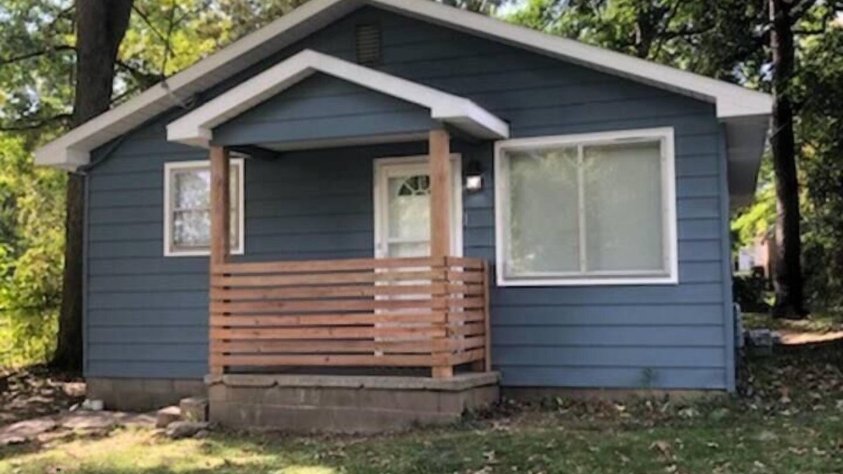 Lansing House | Cute, Cozy, and Completely Renovated!