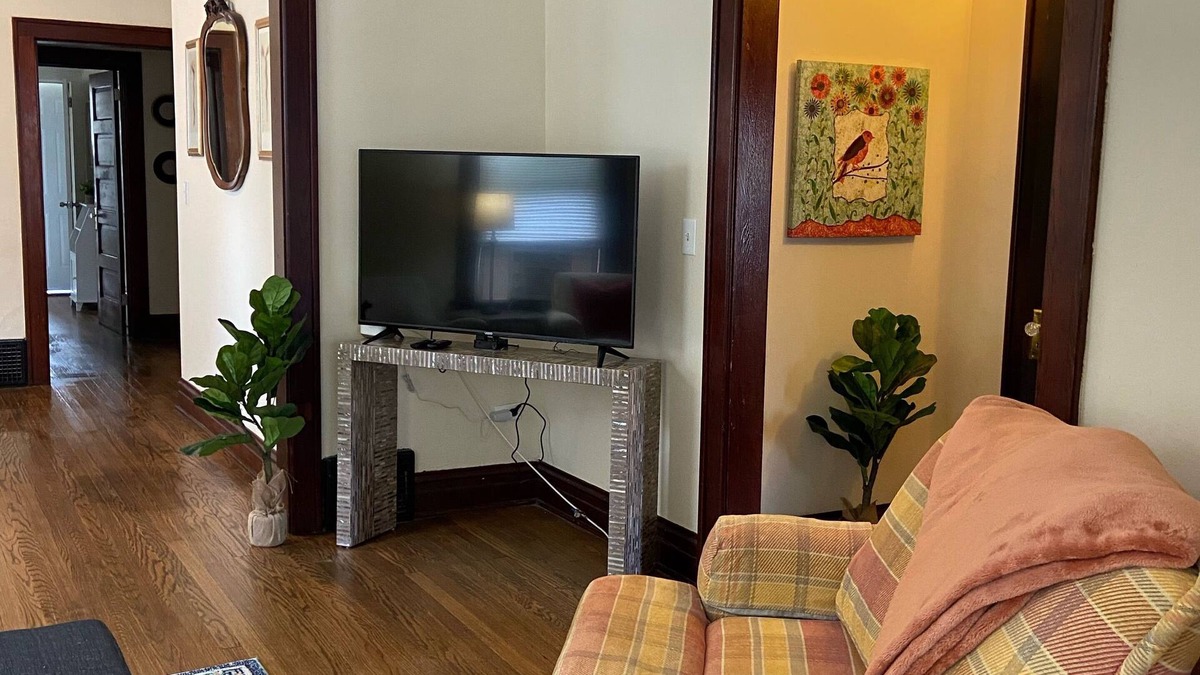 Waukegan Apartment | Cute & Cozy for Family Gatherings