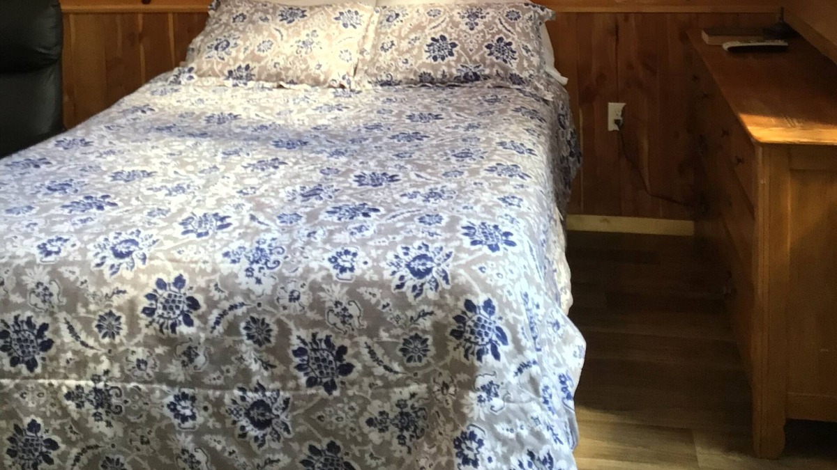 Columbia Cabin | Cute Custom Cabin in the woods