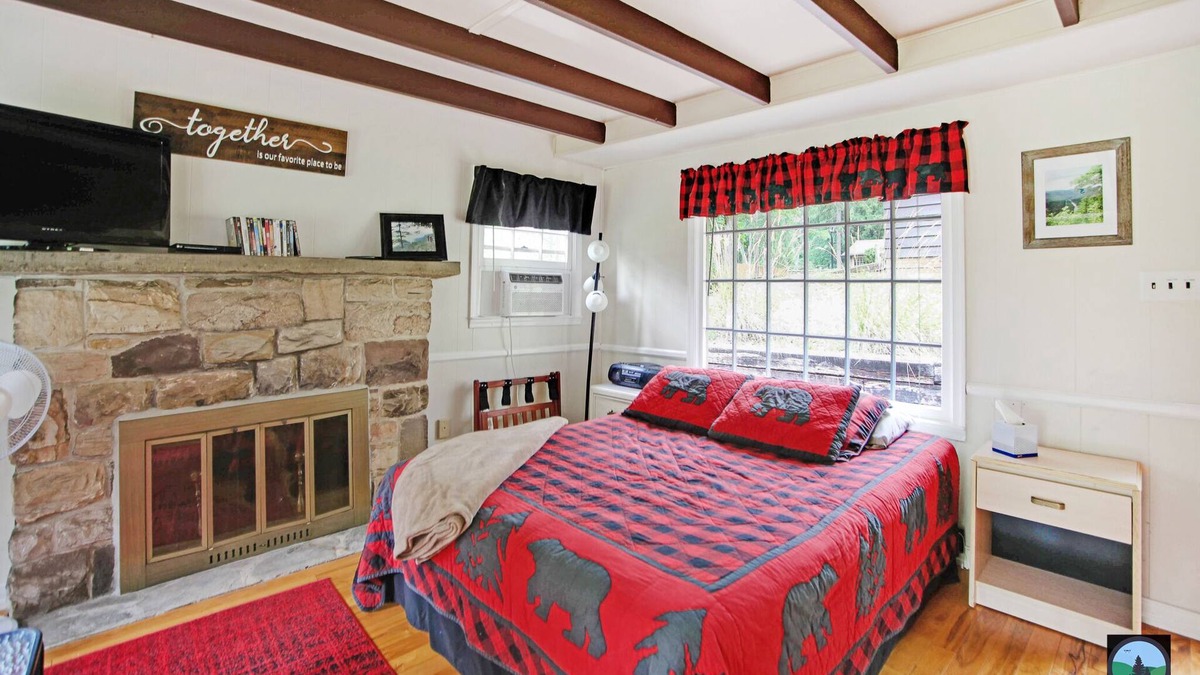 Gaines House | Cute Efficiency Cottage Near Pine Creek