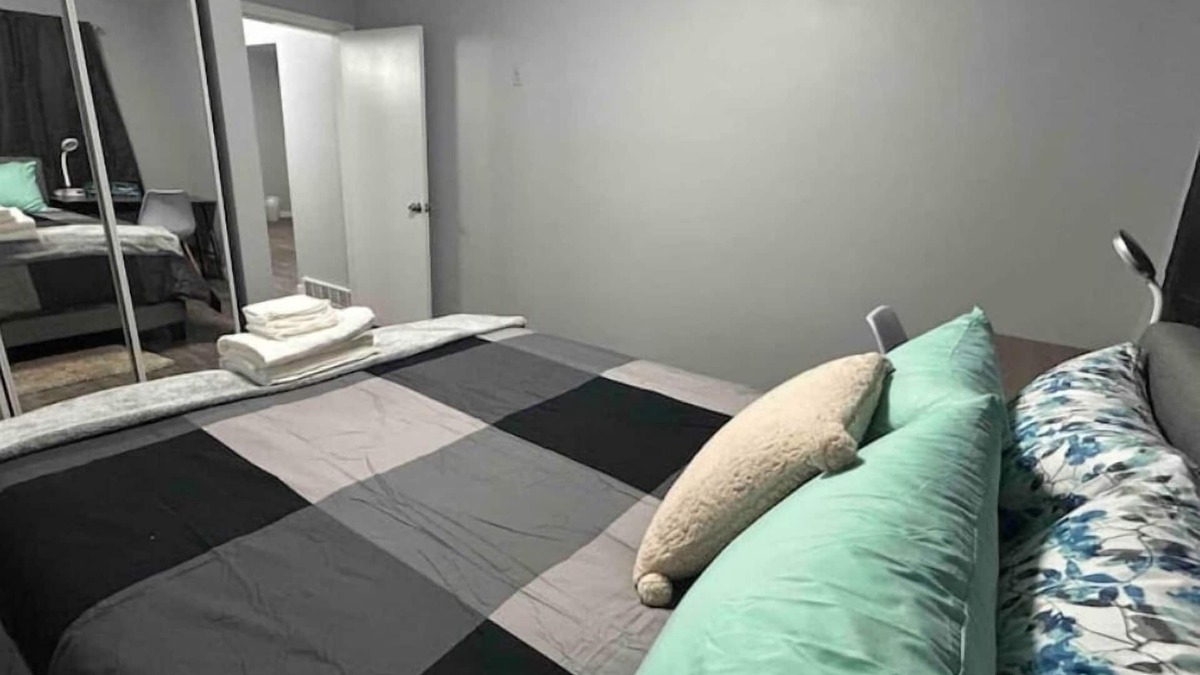 Highland Park House | Cute Highland Park(Upper-A-Unit)