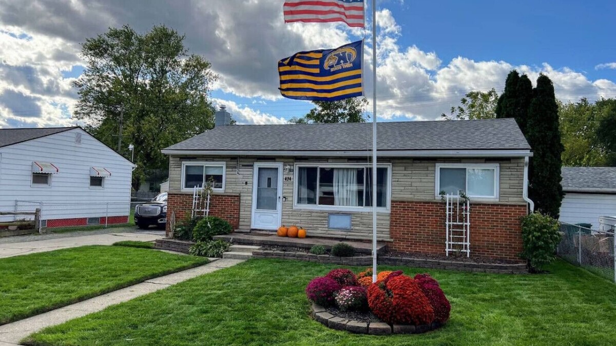 Ypsilanti House | Cute home near EMU and U of M