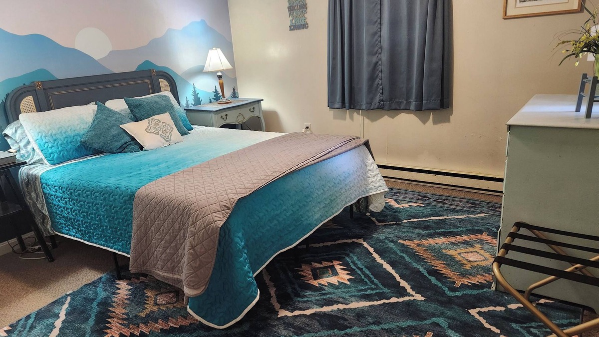 Gilford House | Cute House, Close to Lake Winnipesaukee, Gunstock, Pavilion, Dogs welcome!