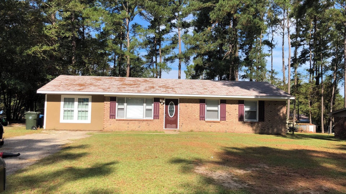 Fayetteville House | Cute house in a central location near cape fear hospital and Fort Liberty.
