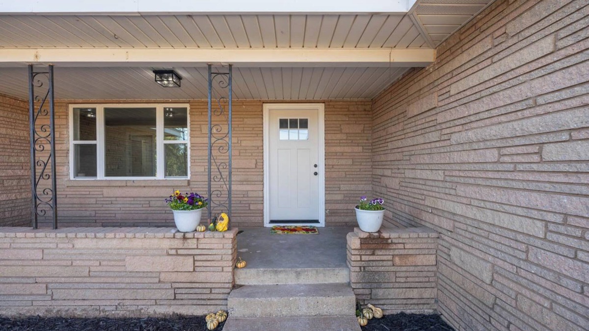 Fairview House | Cute Lake House/Country Home - Fairview/Canton/Seiling area - 3bd 2ba w/barn
