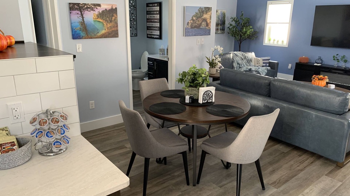 Caro House | Cute little bungalow on M-81