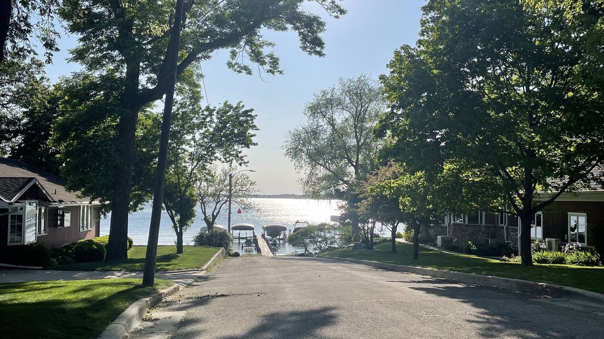 Clear Lake Cottage | Cute little cottage on South Shore just steps from city beach and downtown.