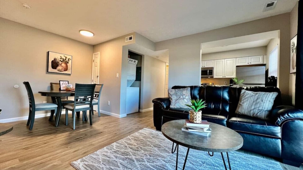 Middletown Apartment | Cute Middletown, Ohio2 bed Apartment- Free laundry