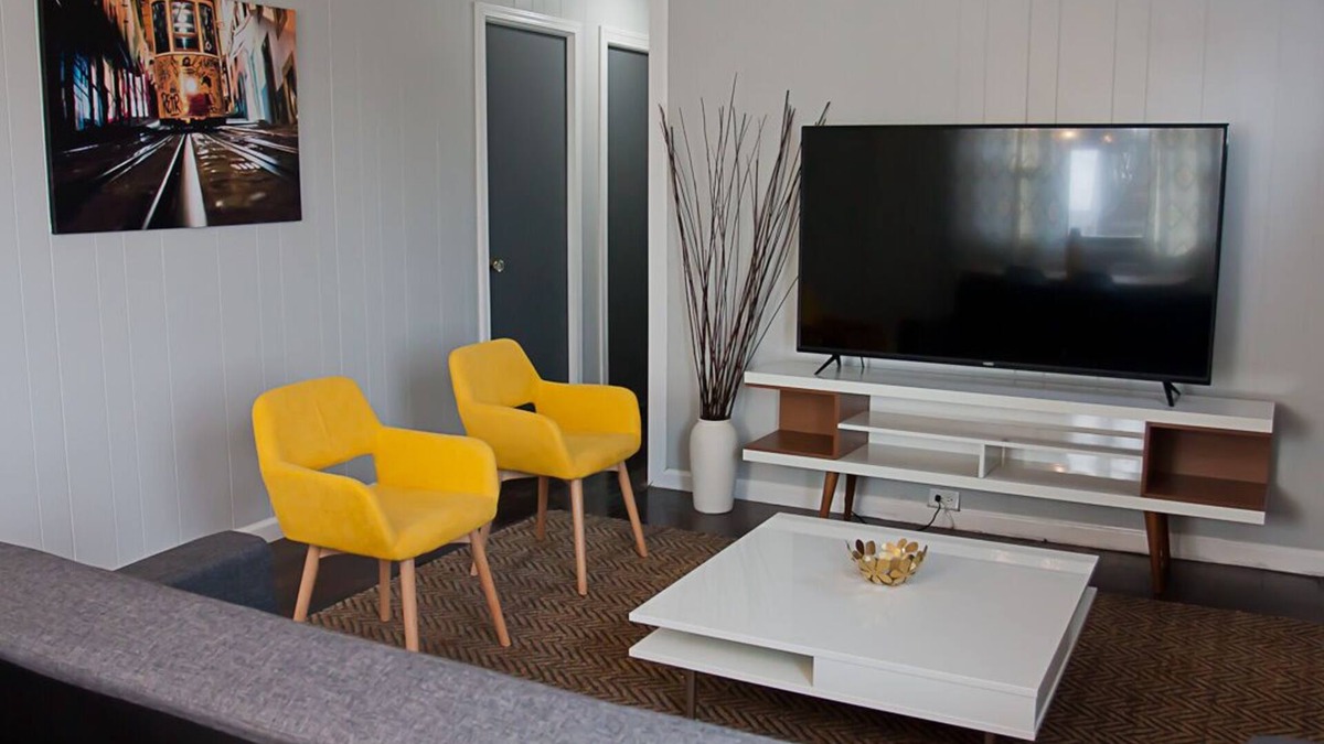 West Lafayette Cottage | ‼️Cute Modern Cottage 3 min from Purdue Campus! ‼️