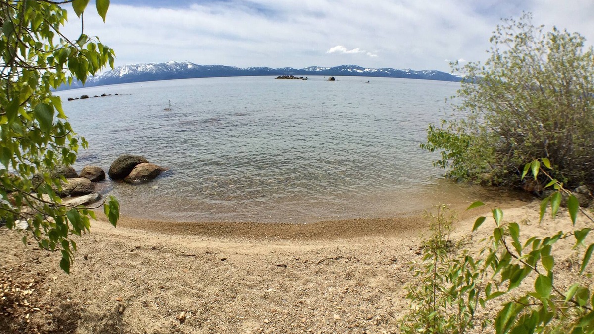 Lincoln Park Cabin | Cute Mountain Cabin Close to Lake w/Neighborhood Beach Across the Street - 4 ppl