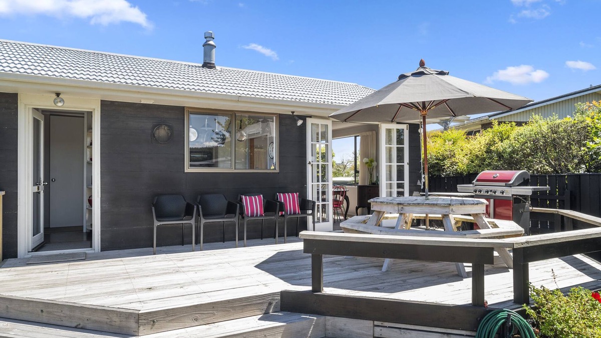 Taupo House | Cute on Kew - Taupo Holiday Home