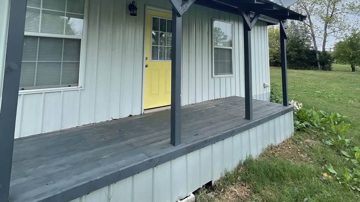 Cooper House | Cute, one-bedroom located 1 block from Charleston Sky wedding venue