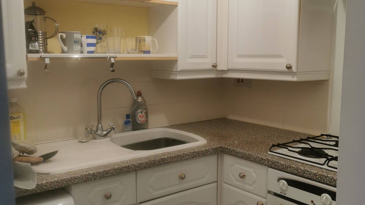 Stourport-on-Severn Apartment | Cute, private self contained 1 bedroom annex in desirable area.