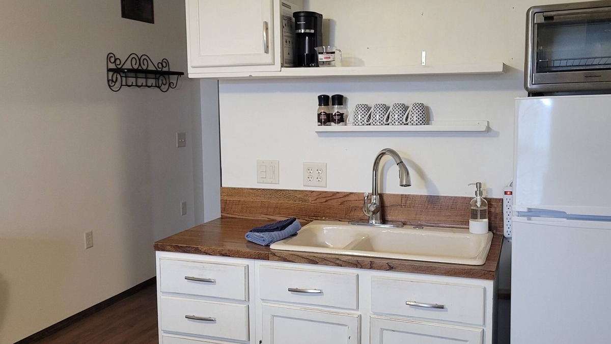 Forest City Apartment | Cute & quiet studio apartment downtown Forest City!