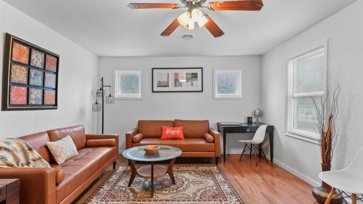 Imperial House | Cute ranch house -quiet & safe -3 BR 1 Bath