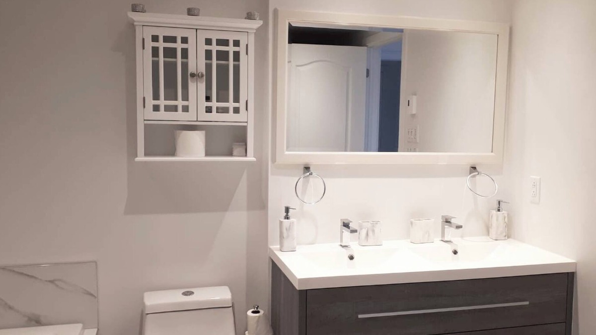 Mercier-Hochelaga-Maisonneuve Condo | Cute & Spacious 2 bedrooms Condo + Parking - Walking distance to Olympic Stadium