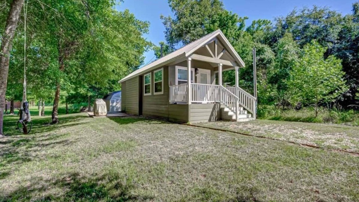 Votaw Cabin | Cute Tiny Home in The Preserve of Texas