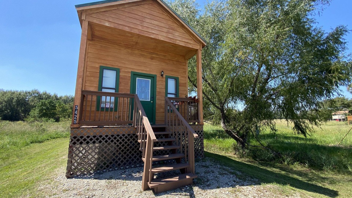 Cleveland Cabin | Cute Tiny Home! Outdoor Atmosphere! 5425 Cypress