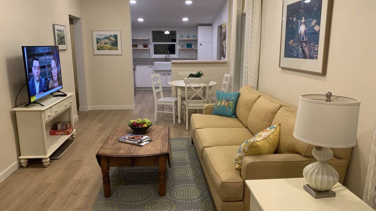 Silverton Cottage | Cute UPDATED cottage - Vintage vibe/modern conveniences!