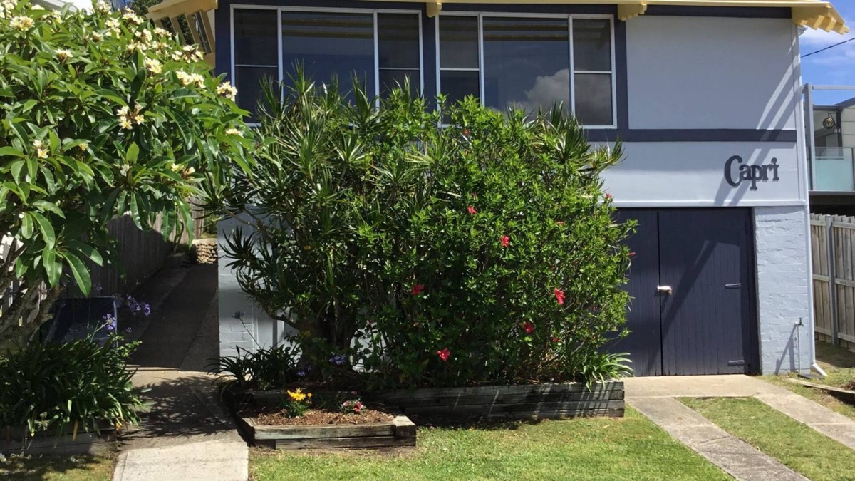 Crescent Head House | Cute, well-appointed beach house with ocean views and a short walk to all village amenities.