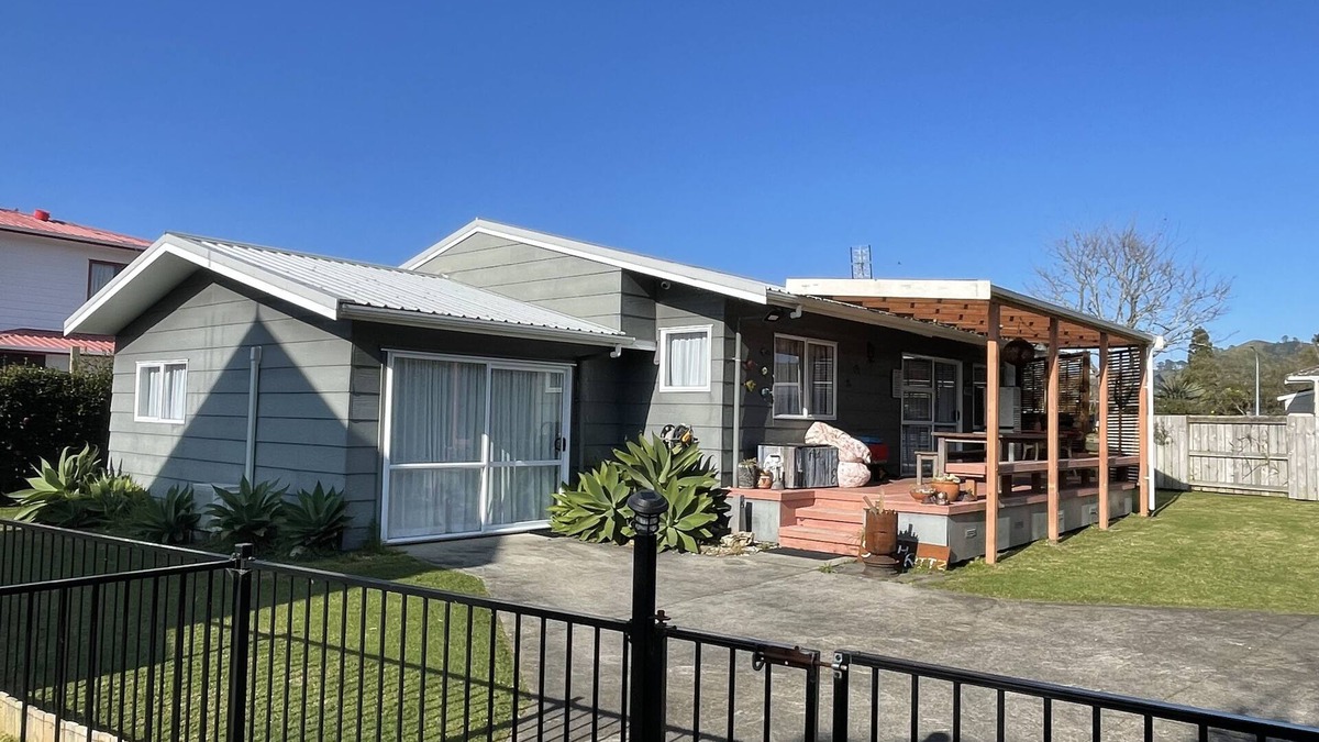Waihi Beach Cottage | Cute, well equipped beach house, close to town and beach