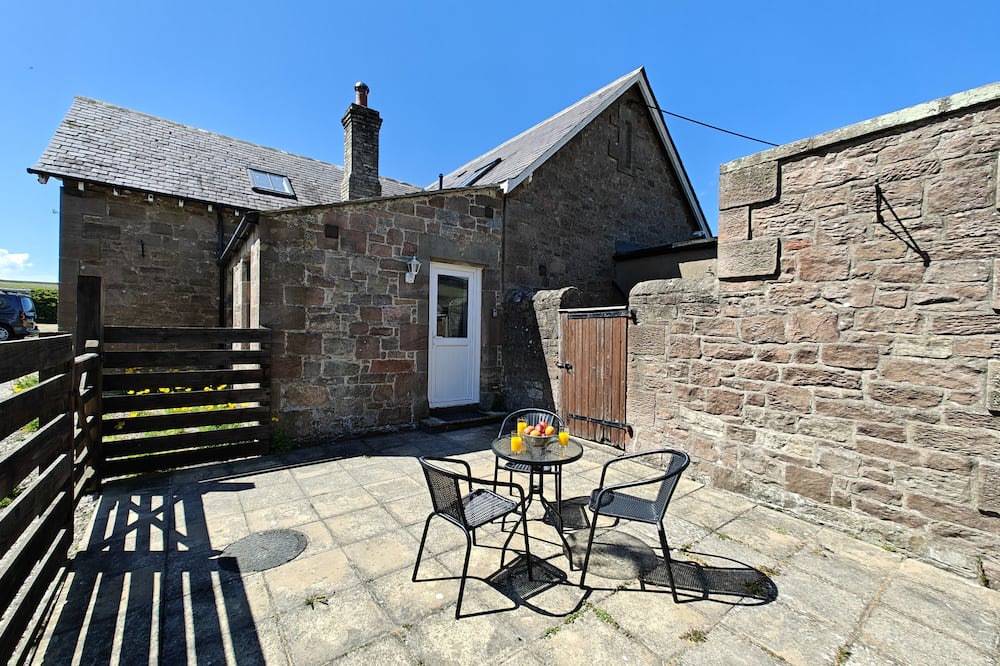 Berwick-upon-Tweed House | Cuthbert Cottage - Beal