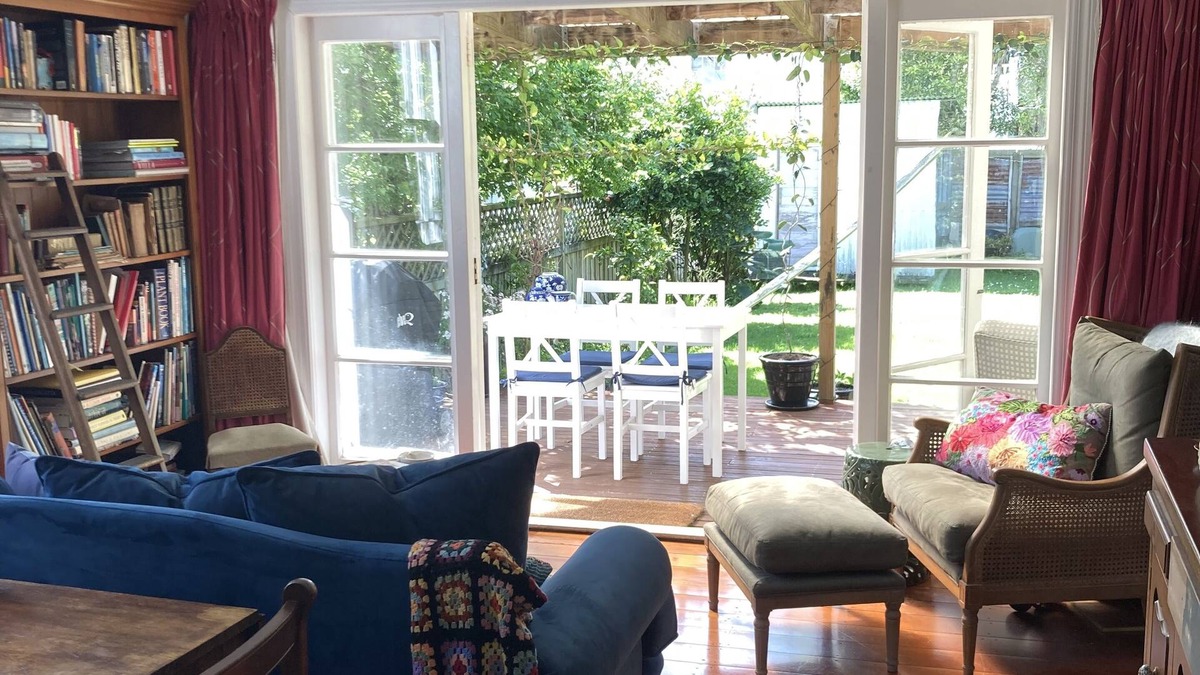 Russell House | Cutie in the best location